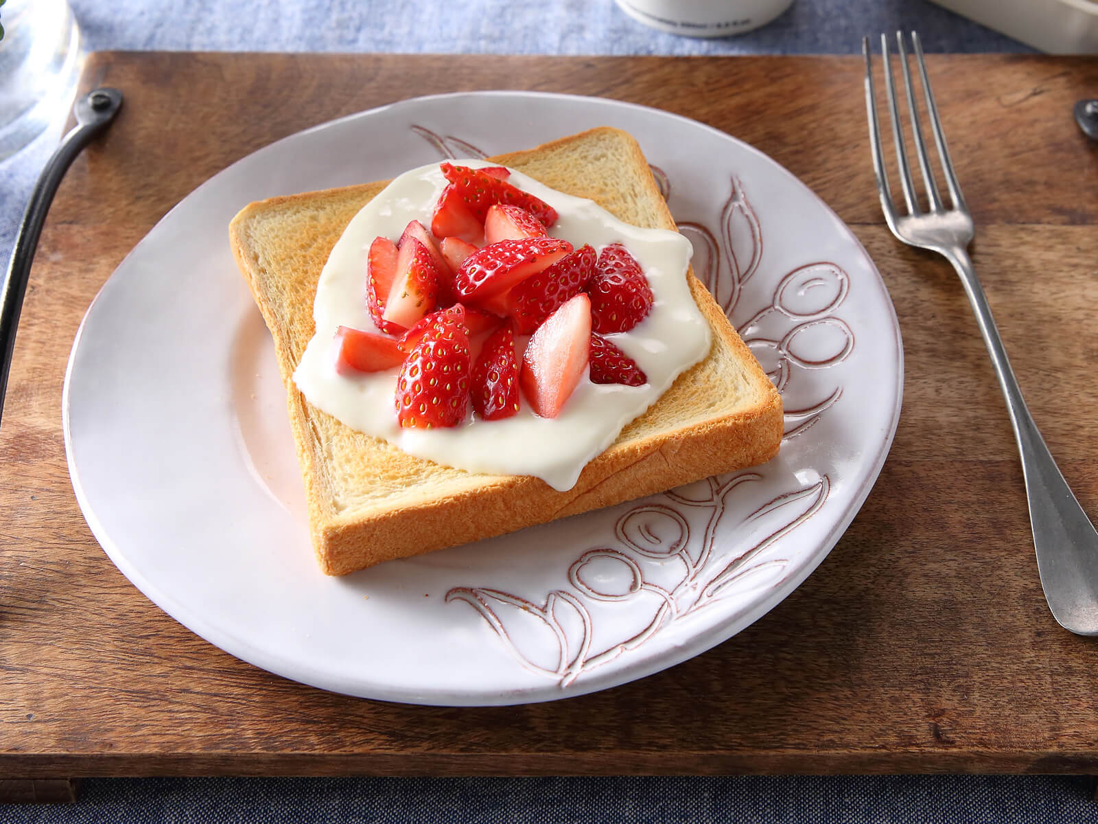 Japanese Strawberry Toast with Yogurt Cheese Sauce